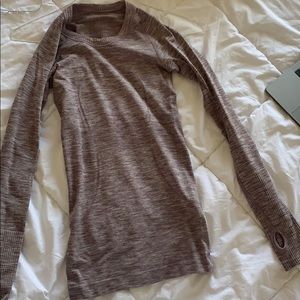 Lululemon long sleeve shirt